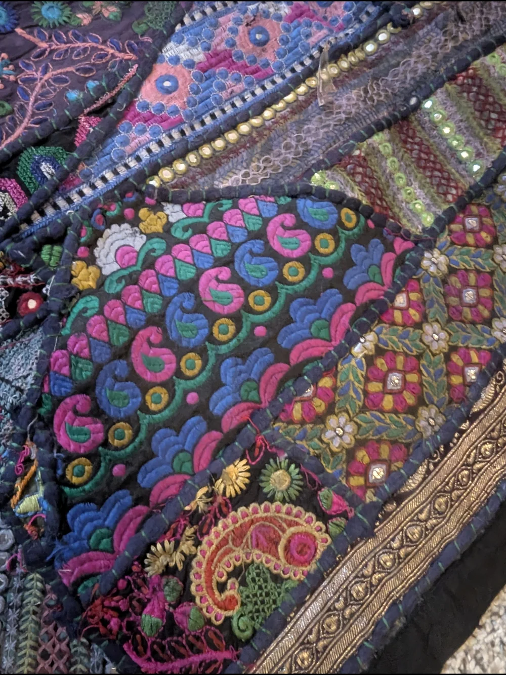 Handmade Indian Patchwork Embroidered Mirror Work Tapestry 41x59